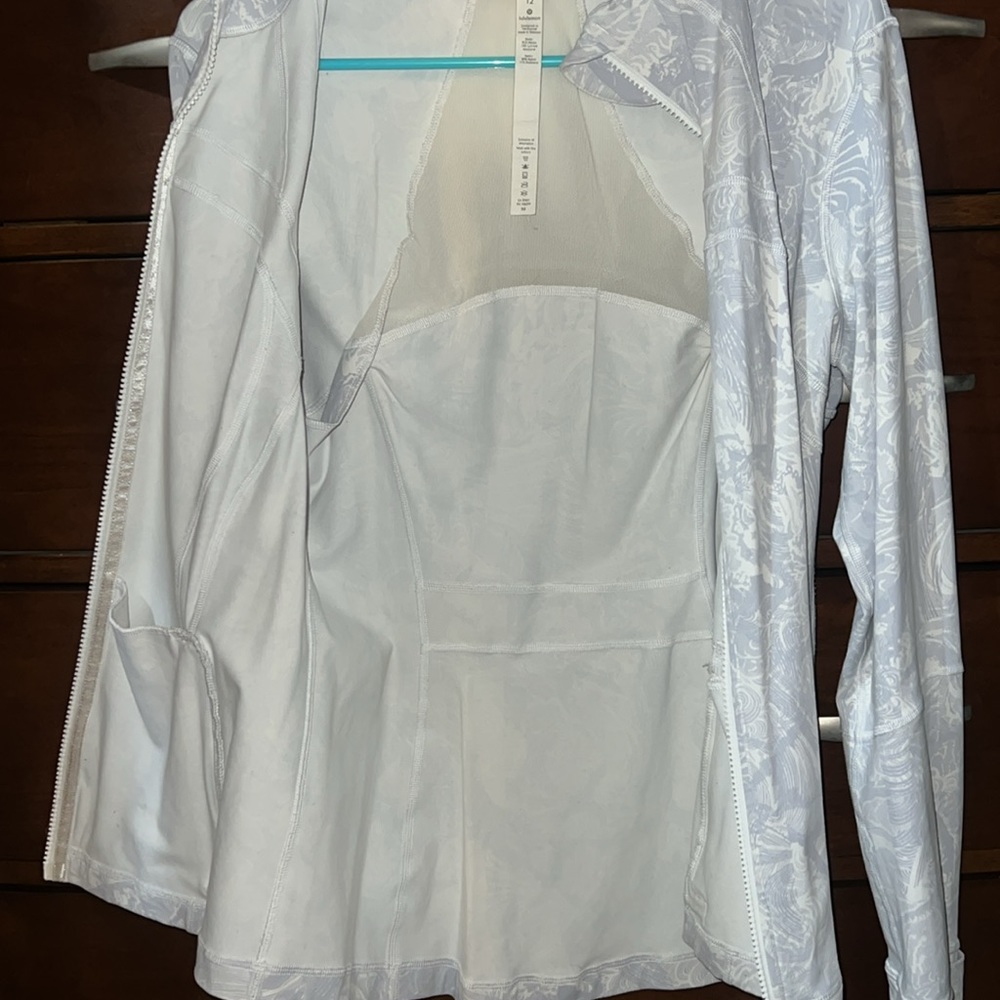 lululemon athletica White Jacket - Picture 3 of 4